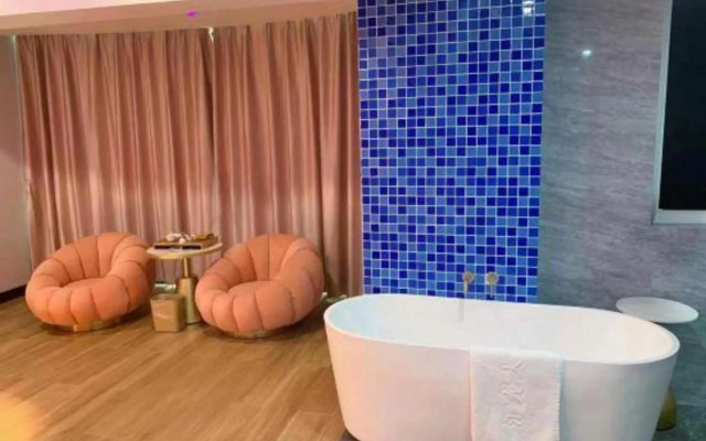 Hui Long Hotel