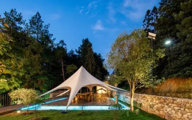 Flower Valley·Jianzhu Homestay (Zhangjiajie National Forest Park Branch)