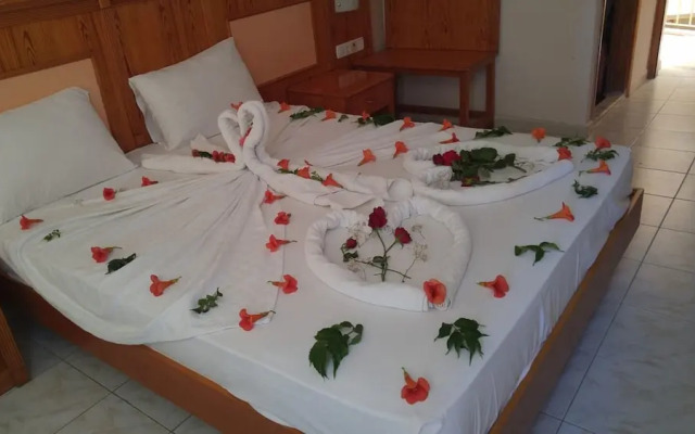 Side Center Hotel