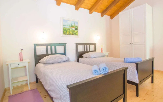 Roofed Villa in Istria With Private Pool