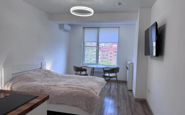 Aura (Аура) на проспекте Столетия Владивостока