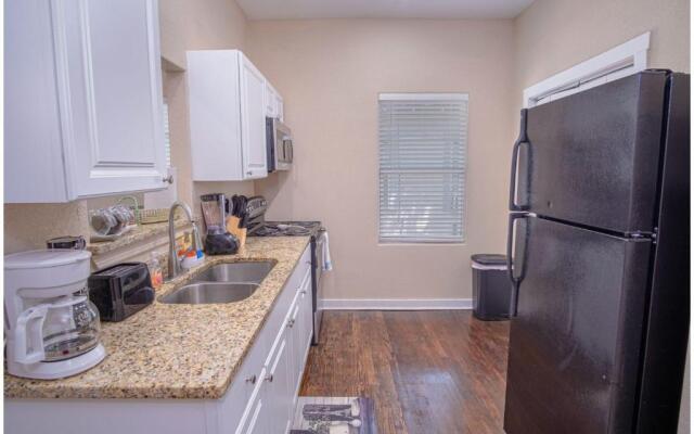 Fabulous Newly Renovated 1Br1Ba Near Downtown