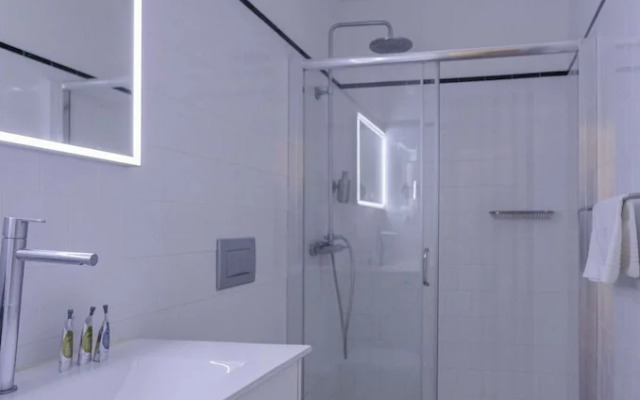 Liiiving in Porto - Trindade Deluxe Studio 2T