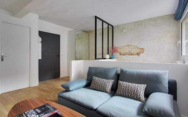 Pick a Flat's Apartment in Eiffel Tower - rue Boulevard de Grenelle