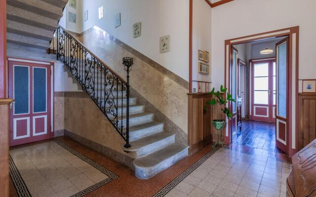 Family Villa with Stunning Lake View