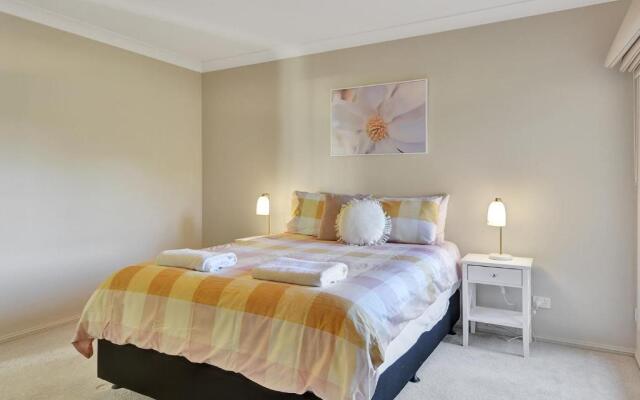 Terrific Taloumbi, Cosy & Spacious, Free Wifi