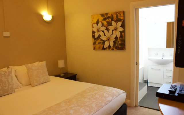 Balcony On Sixth Lodge