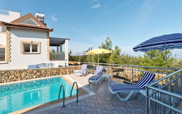 Villa Lagoon by Amy Villas