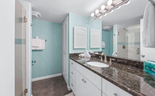 Sandpebble 3f 2 Bedroom Condo