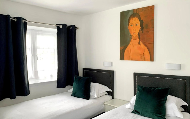 Sarum Hotel