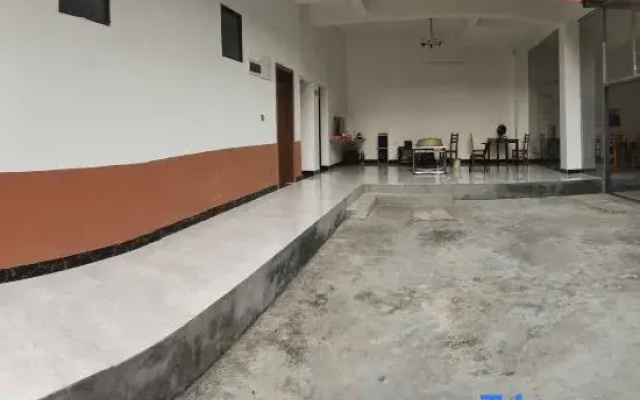 Yangshuo Banshan Courtyard (Yulong River Rafting Pier)
