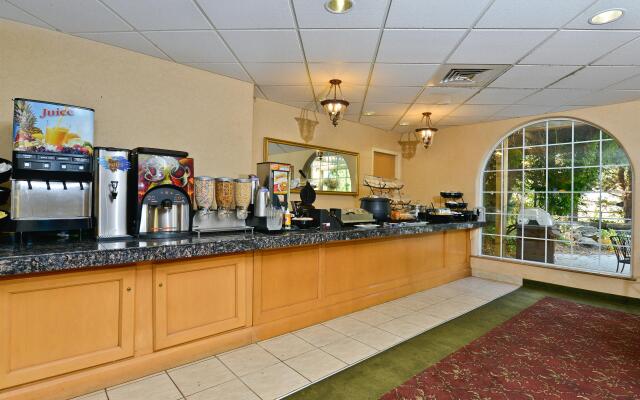 Best Western Plus Caldwell Inn & Suites