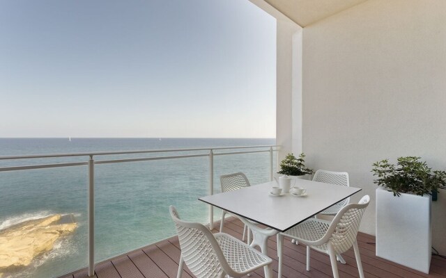 Luxury Apt Ocean Views in Tigne Point, With Pool