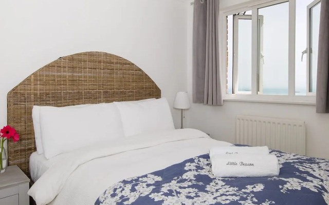 Wonderful Seafront Home - Panoramic Ocean Views