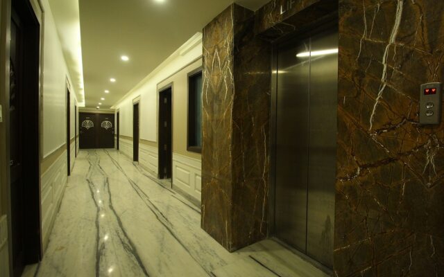 OYO Flagship 312 Near Ashram Road