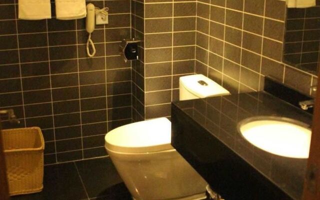 Libo Selected Hotels (Shanghai Wanda Plaza Tonghe New Village Subway Station Branch)