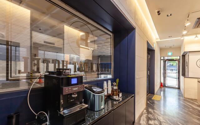 Brown Dot Hotel Beomil