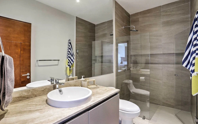Luxe Cabo Condo w/ Ocean Views + Amenities!
