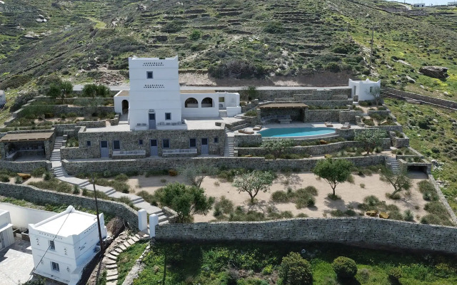 Ona Villa