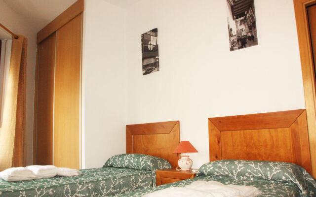 Apartamentos El Pilar Suites 3000