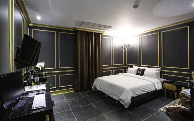 Iksan Mary Hotel