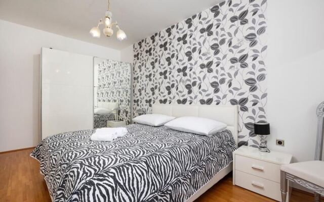 Coastal Comfort Apartment