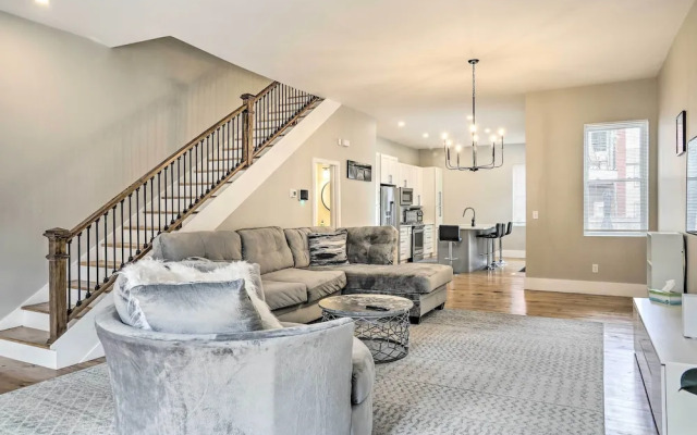 Well-appointed Pittsburgh Home: 1 Mi to Dtwn!