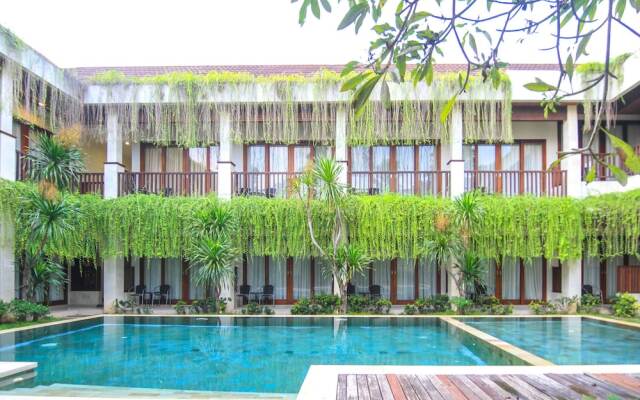 巴厘岛登巴萨艾里萨努尔新路伍拉赖402号酒店(Airy Sanur Bypass Ngurah Rai 402 Bali)