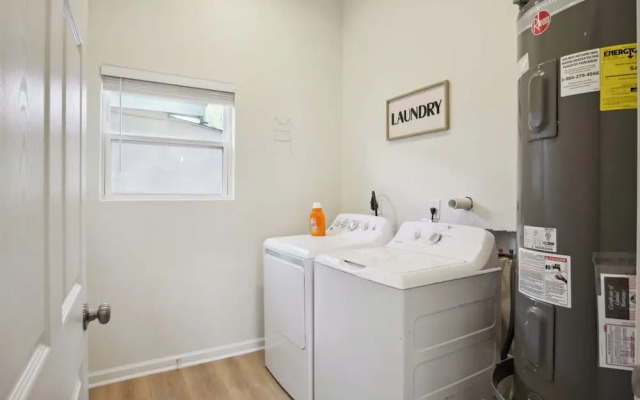 Blissful 5br/3ba Haven Near Riverwalk & Downtown!