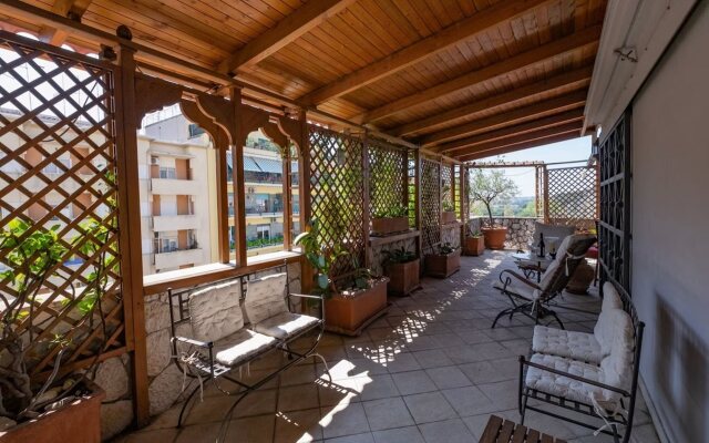 Amazing Penthouse by Caracalla