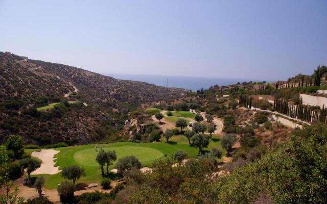 2 Bedroom Apartment Kalypso With Private Garden Aphrodite Hills Resort