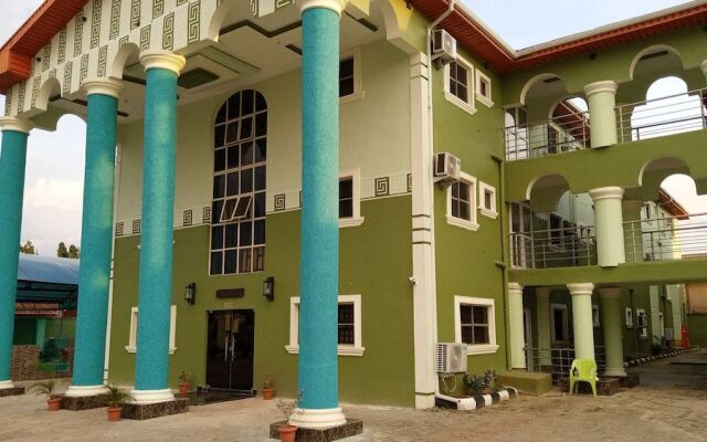 De'Bliss Gold Hotel & Suite