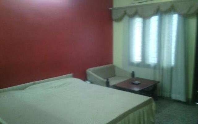 SPOT ON 46886 Hotel Natraj