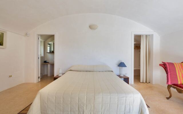 298 Trullo Luna by Perle di Puglia