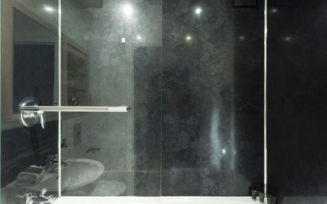 Peaceful & Modern 2BR Flat with Water Views