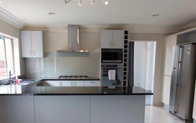 Elegant 6 Bedroom Home in East Auckland