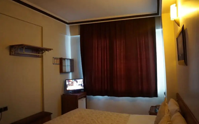 Nora Otel