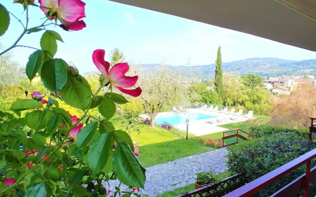 Belvilla by OYO Comfortable Apartment With Pool