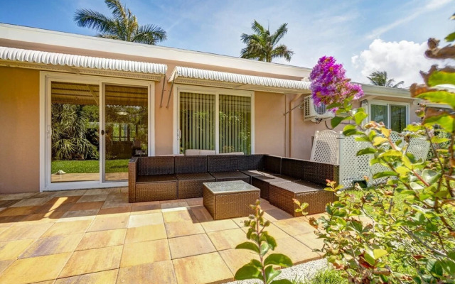 Renovated Quiet All King Bed Suites