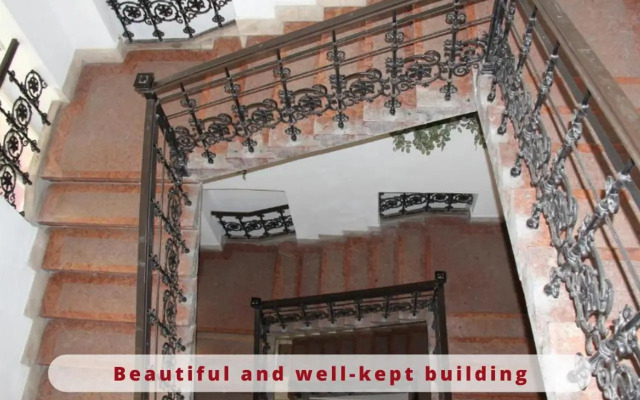 Queen Zita Apt 130 m2 near Chain Bridge