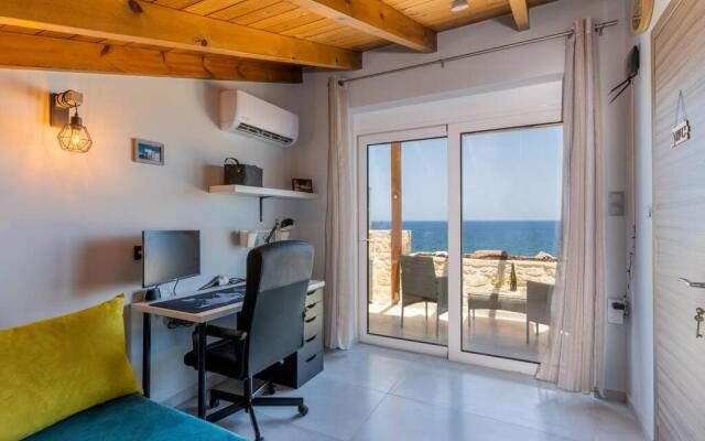 Leon Suite, seafront residence!
