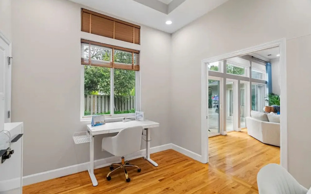 Cozy Modern House in Palo Alto