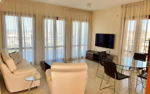 Perfect Getaway for 2 With Shared Pool