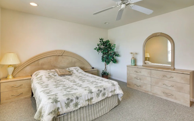 Walk to Beach: Wildwood Apt w/ Balcony!