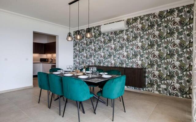 PRIME AREA Seafront 3Bed Sliema with pool FL502