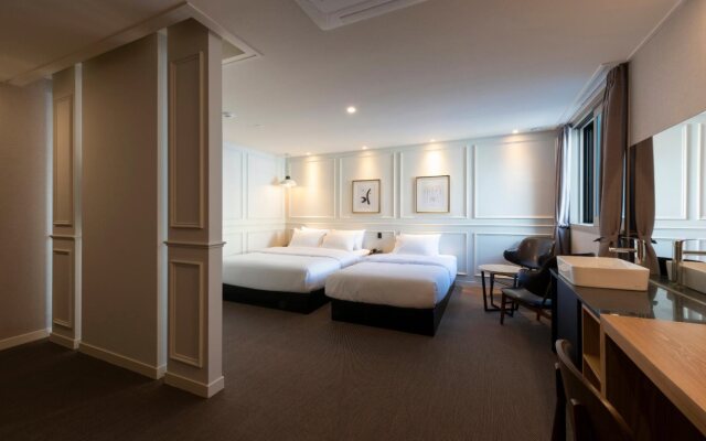 No. 25 Signature Hotel Daecheong