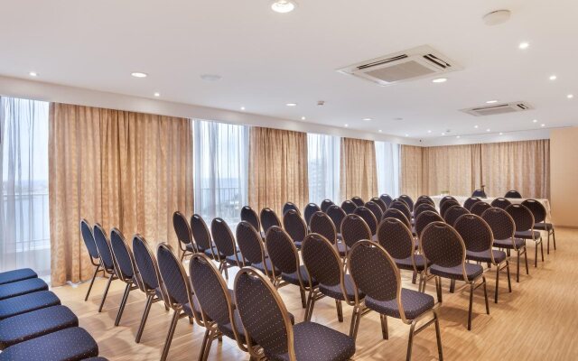 Plaza Regency Hotels