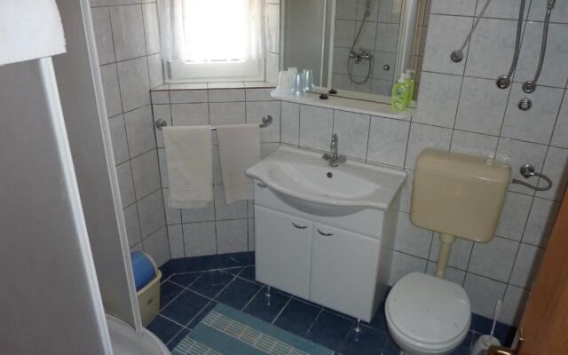 Three bedroom apartment & studio - Apartments Ždrijac - AE1020