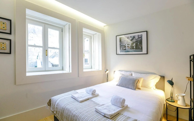 LovelyStay - Taipas Studio with AC