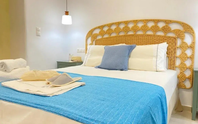 Gerani Deluxe Houses with Sea View